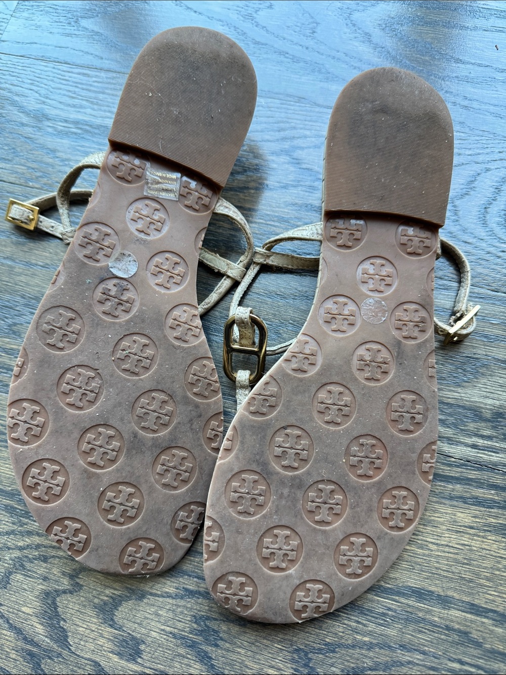 Tory Burch Croc-Embossed T-Strap Sandals in Beige with Gold Hardware - Picture 3 of 7